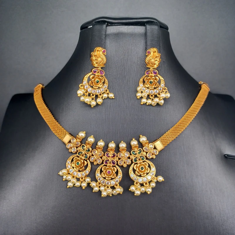 Hiraola's Product Image